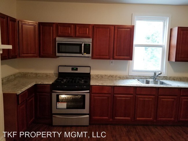 Building Photo - 816 S 14th St