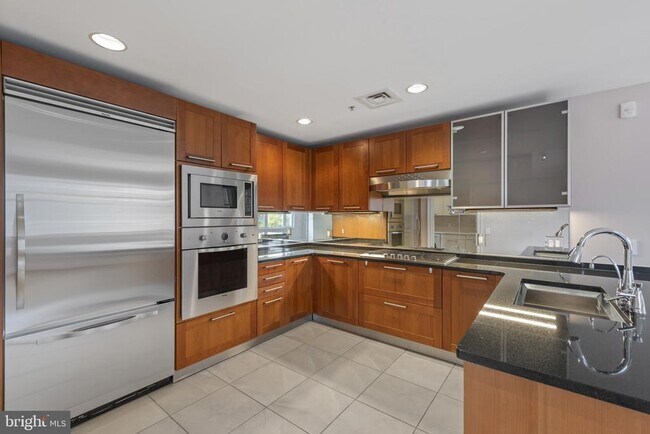 Building Photo - 801 Key Hwy