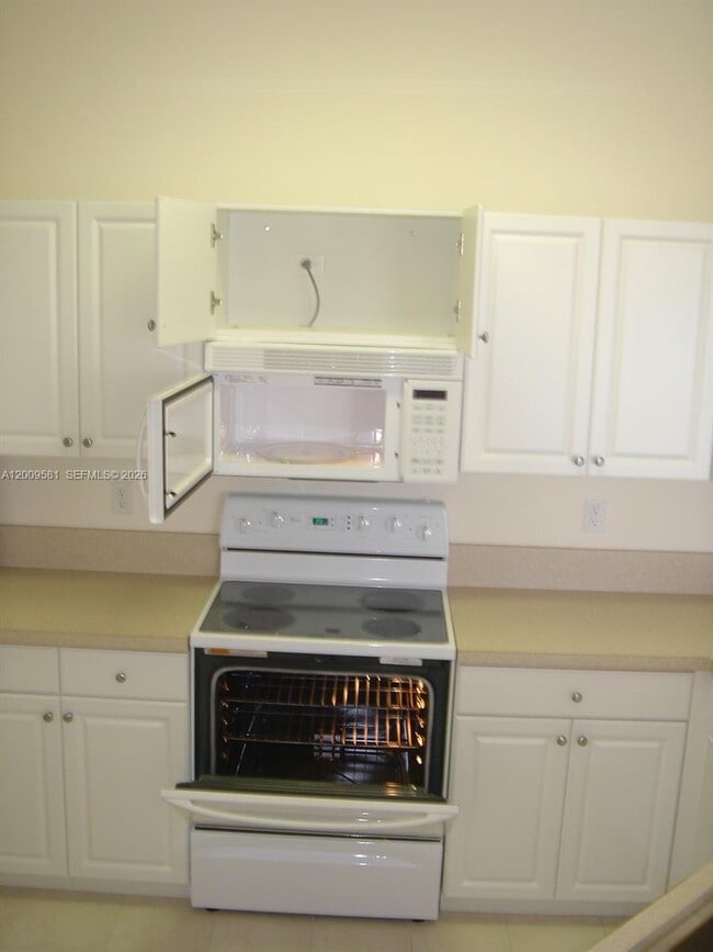 Building Photo - 4404 SW 160th Ave