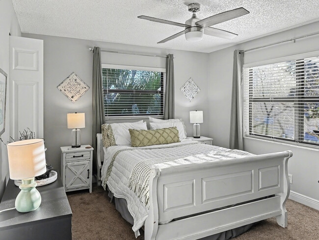 Building Photo - 3011 SW 21st Terrace