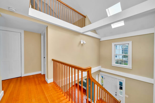 Building Photo - 4 Warren St