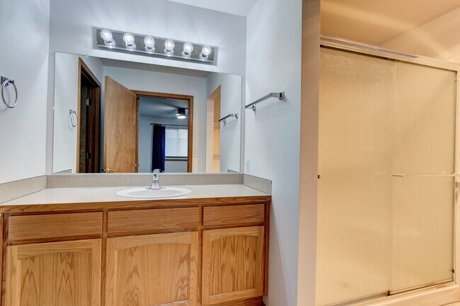 Building Photo - 2 Bd 2 Bath Home in 55+ Community