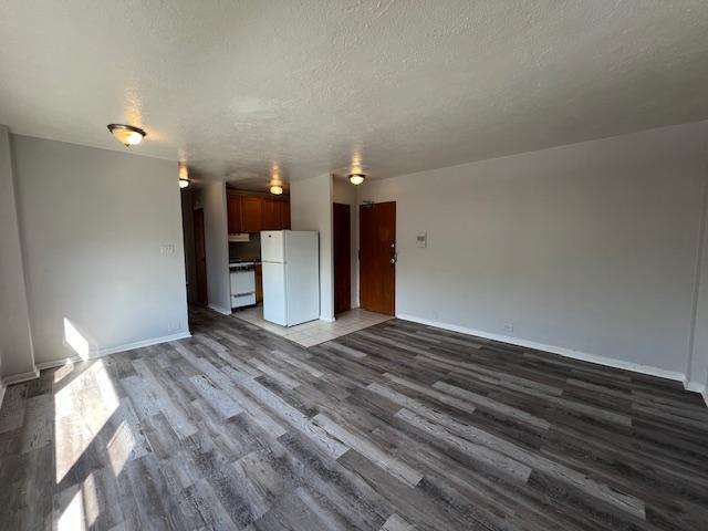 Building Photo - 1 bedroom in Chicago IL 60626