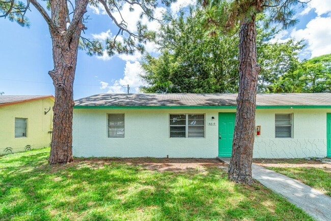 Primary Photo - 4815 Gulfstream Rd