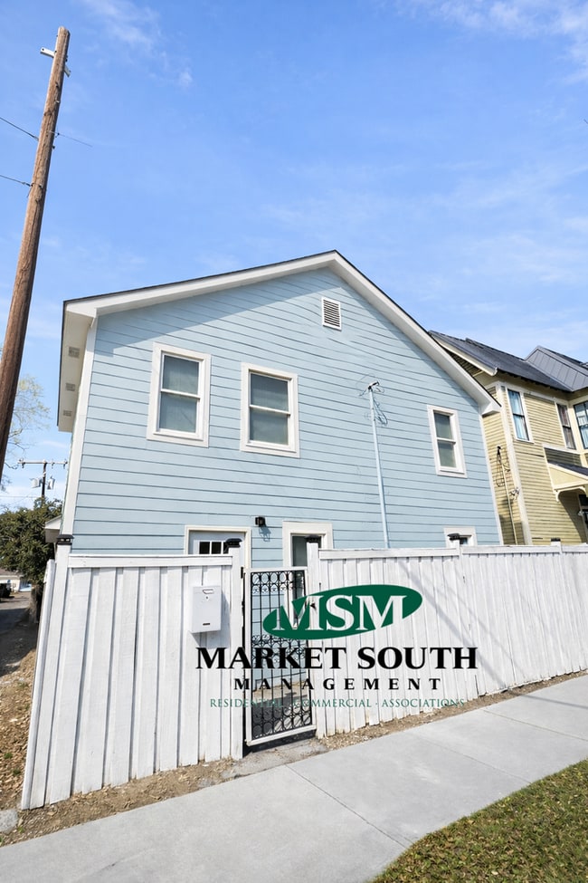 Building Photo - 37 W 201