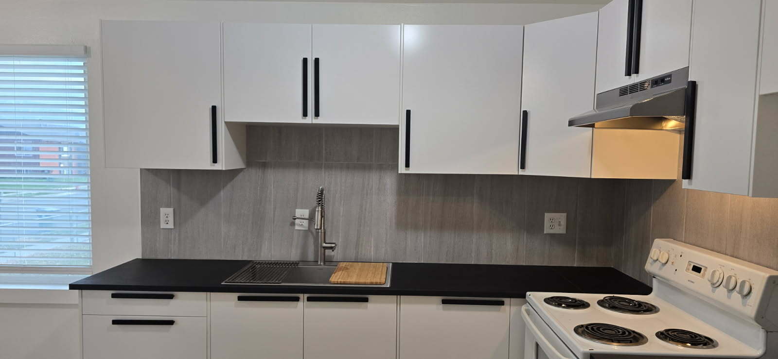 Building Photo - 2530 S Parkcrest Dr