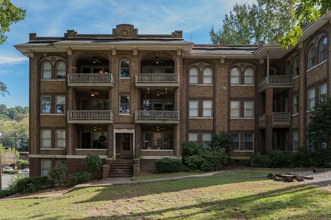 Interior Photo - Montcalm Apartments