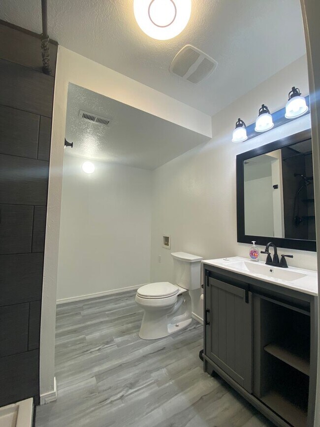 Building Photo - 4 bedrooms 3 baths-Mead School District Ho...