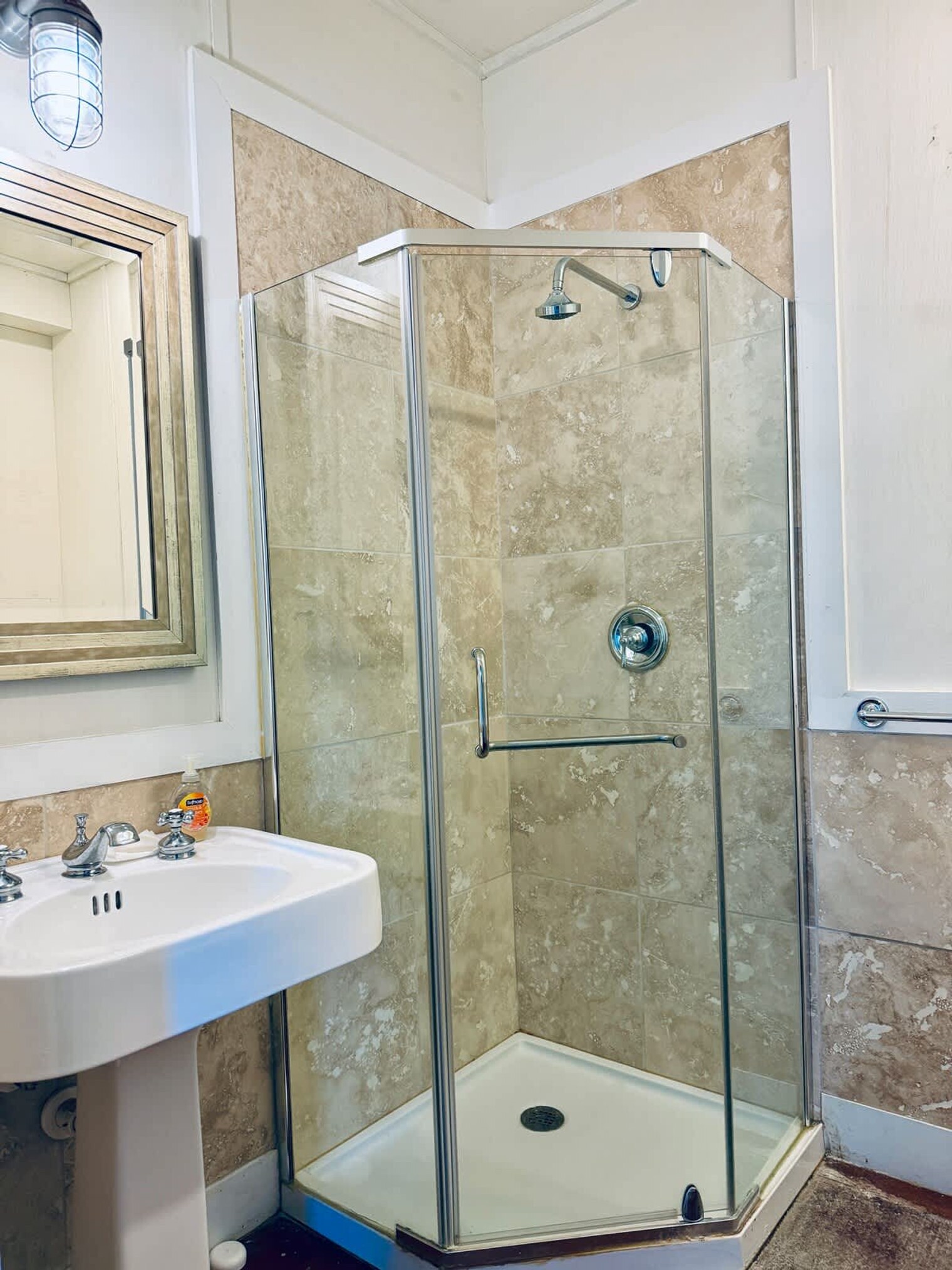 Building Photo - 15378 Holly Dr