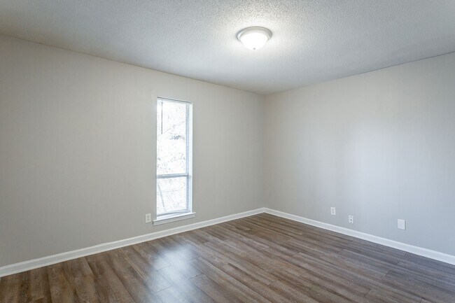 Building Photo - 5221 Old Trail