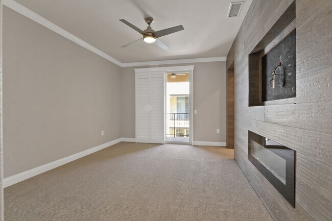 Building Photo - 604 El Paseo