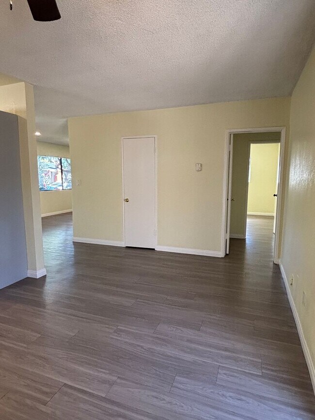 Building Photo - 6065 California Ave