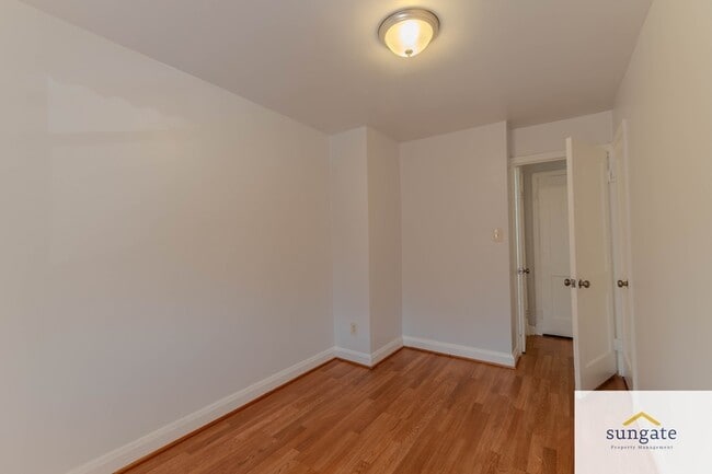 Building Photo - 751 Yale Ave