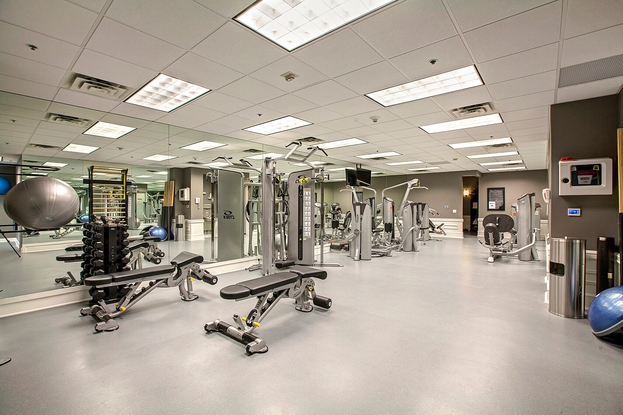 Building Photo - 700 Front St