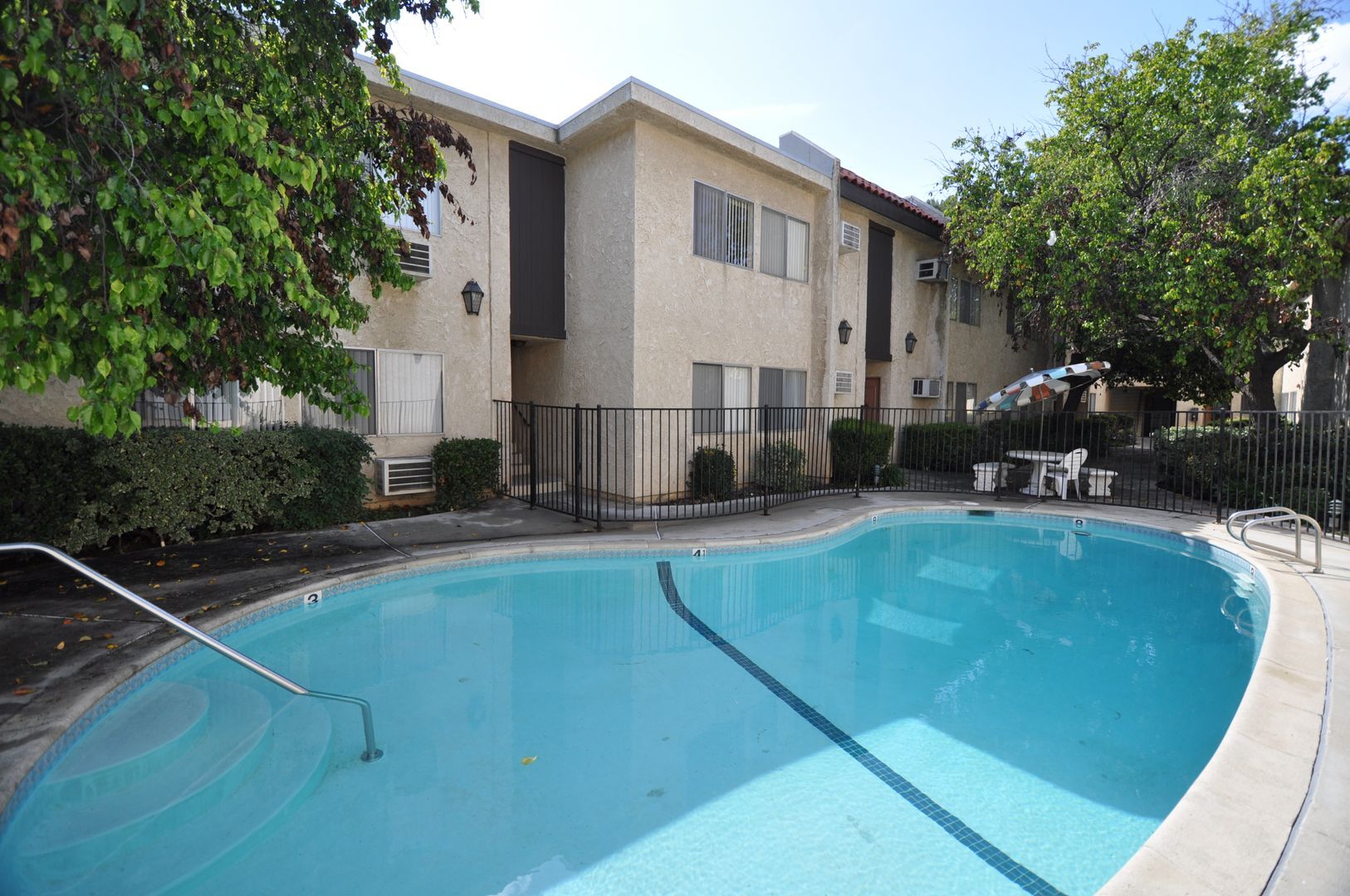 Building Photo - 24411 Newhall Ave