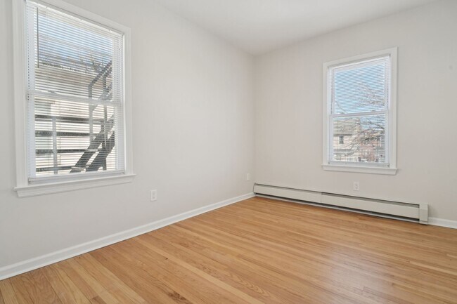 Building Photo - 403 Abington Ave