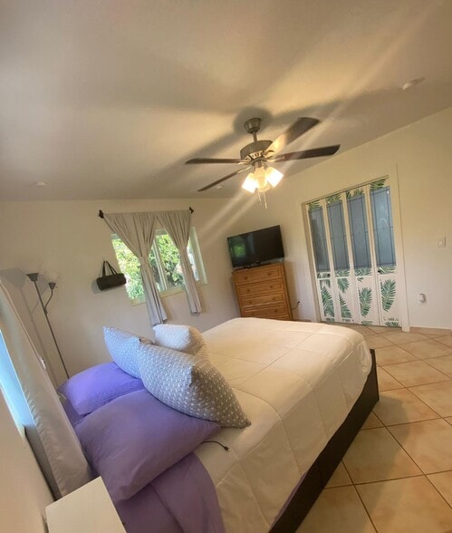 Bedroom - 225 South Dr