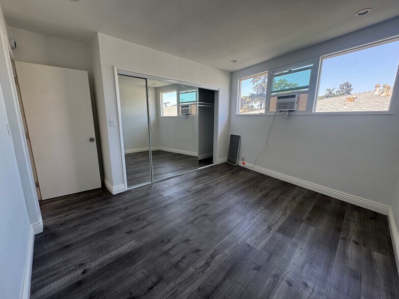 Building Photo - 4150 Los Feliz Blvd