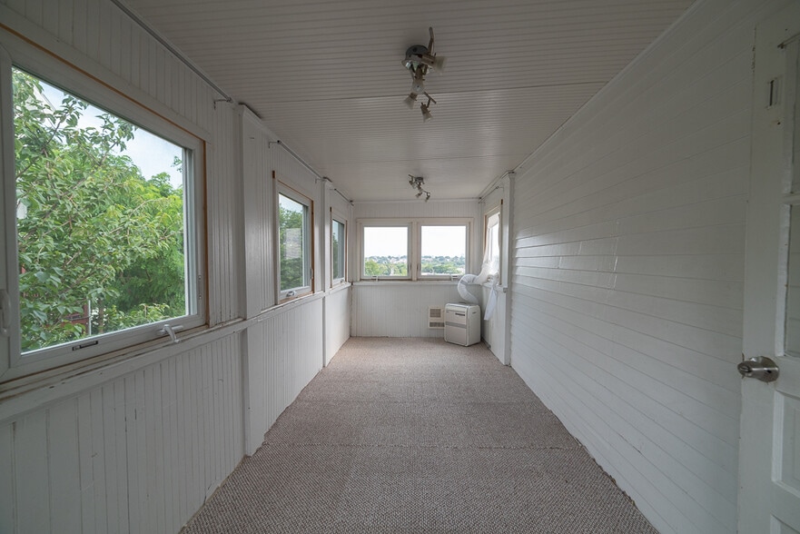 Sunroom - 21 Granville Ave