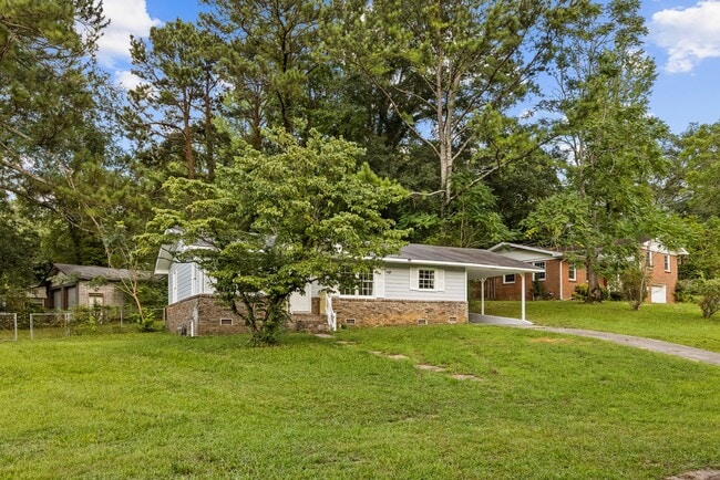 Building Photo - Charming 3 Bedroom, 2 Bathroom house