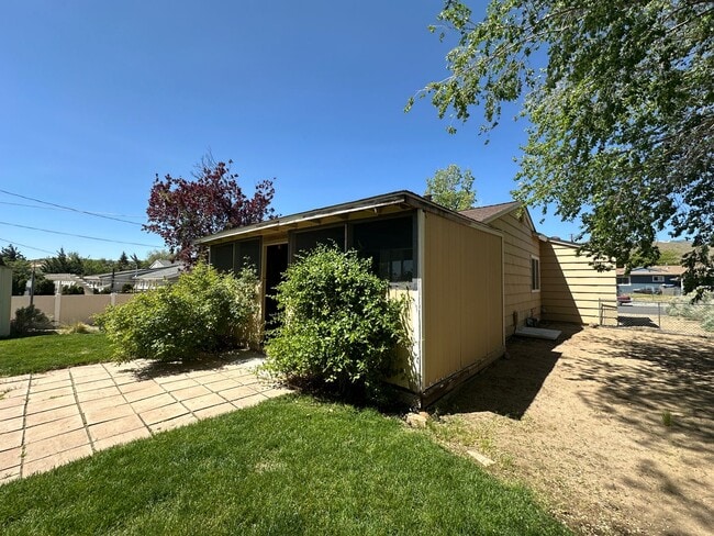 Building Photo - Adorable 3 bedroom home in Raleigh Heights