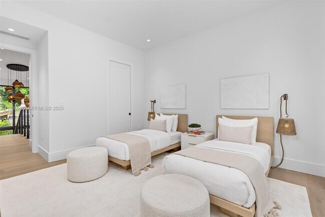 Building Photo - 4024 Bonita Ave