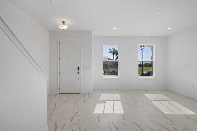 Building Photo - 1601 Pinecliff Dr