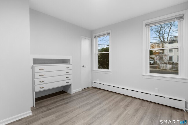 Building Photo - 43 Elmwood Ave