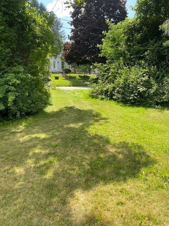 Building Photo - 117 Towtaid St