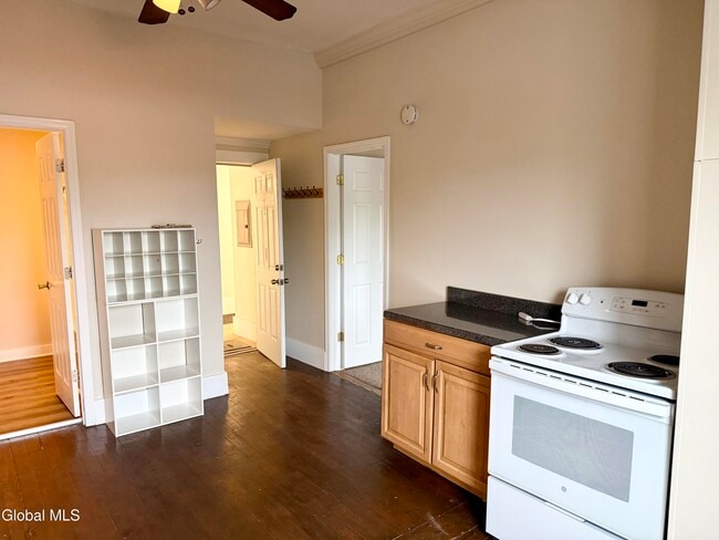 Building Photo - 751 Hudson Ave