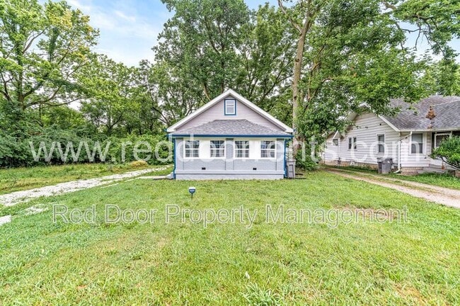 Building Photo - 3340 N Sherman Dr