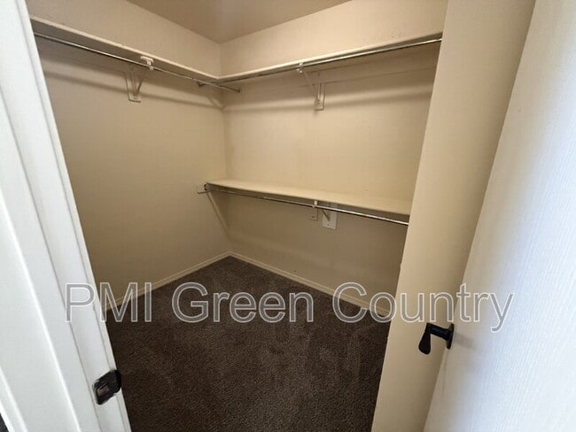 Building Photo - 8946 S 260th E Ave