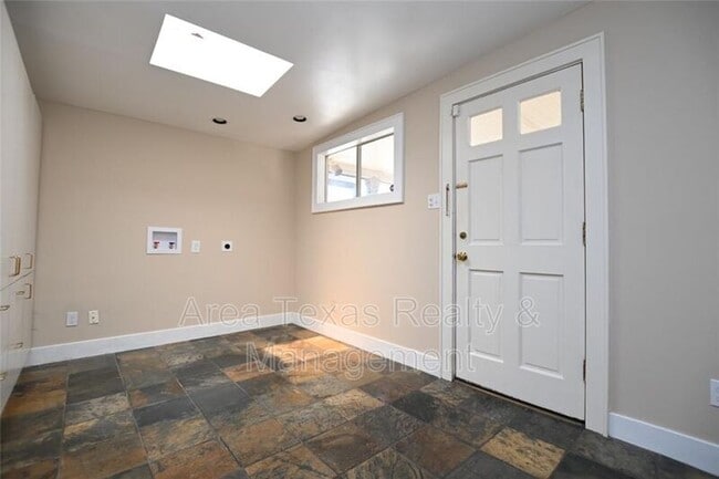 Building Photo - 2310 Dryden Rd