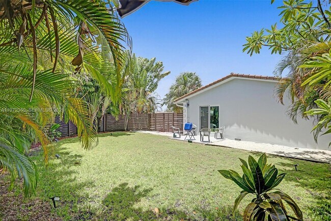 Building Photo - 3320 NE 13th Ave