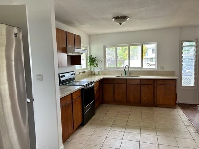 Building Photo - Single Family Home Kailua