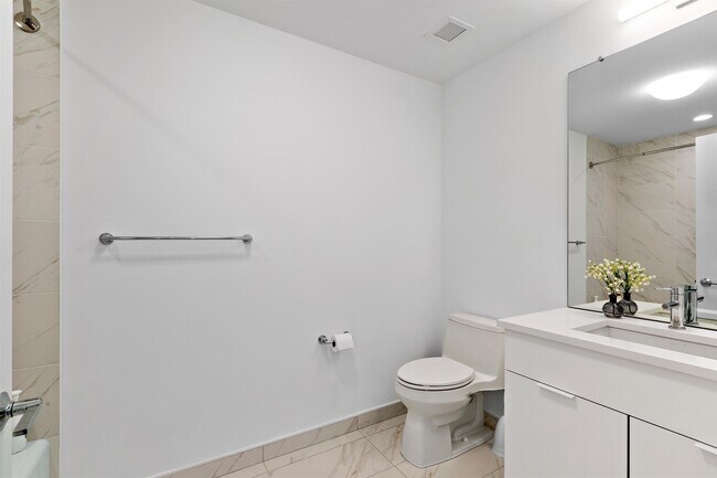 Building Photo - 9 Ave at Port Imperial