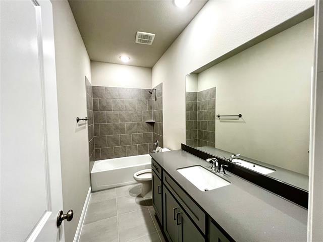 Building Photo - 2803 Woodland Ct