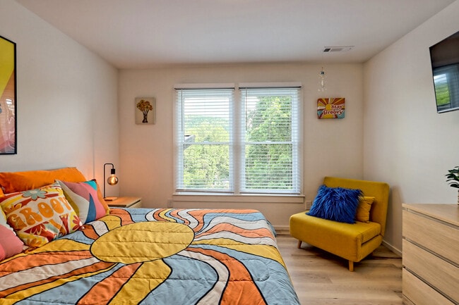 Building Photo - 122 Cannon St