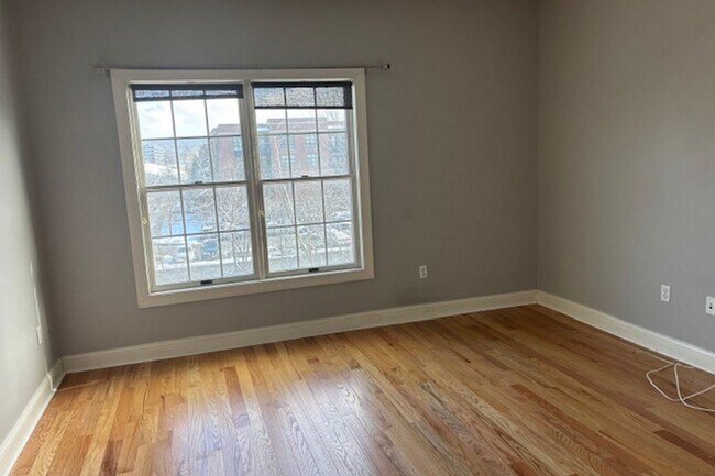 Building Photo - 1210 Windsor Park Ct