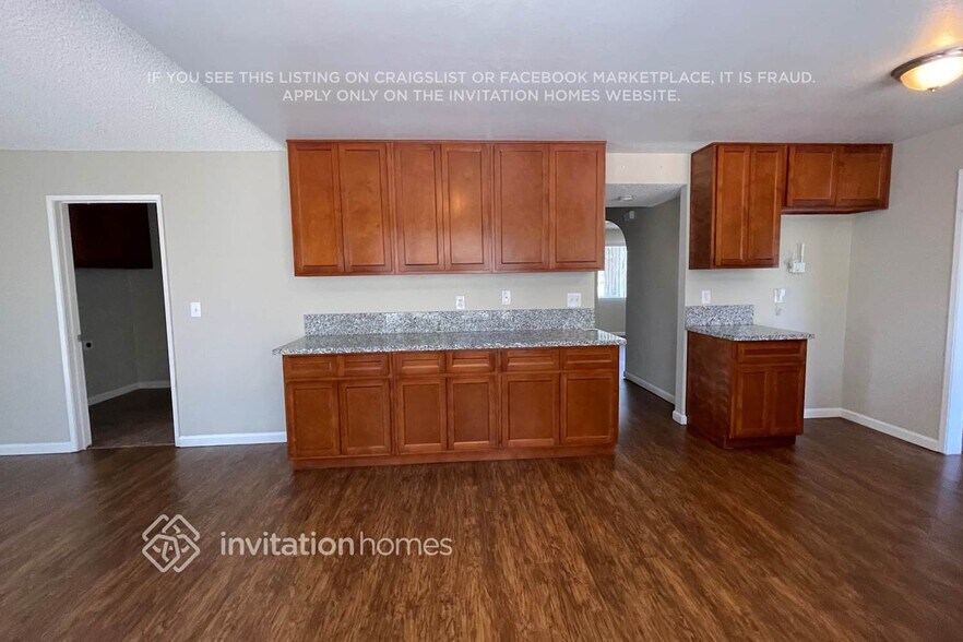 Building Photo - 2954 Redwood Dr