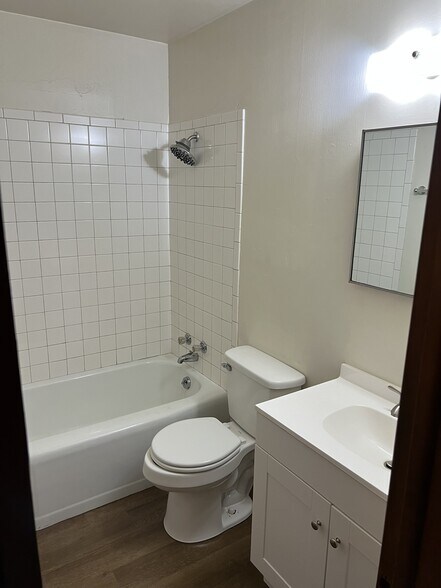 Building Photo - 604 Kaw St