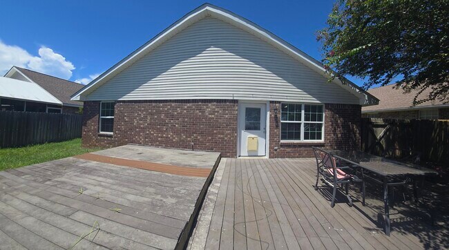 Building Photo - 418 Pristine Water Ln