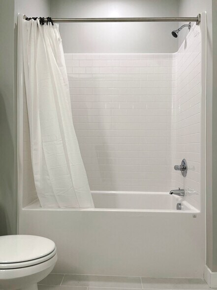 Building Photo - 2530 University Ave