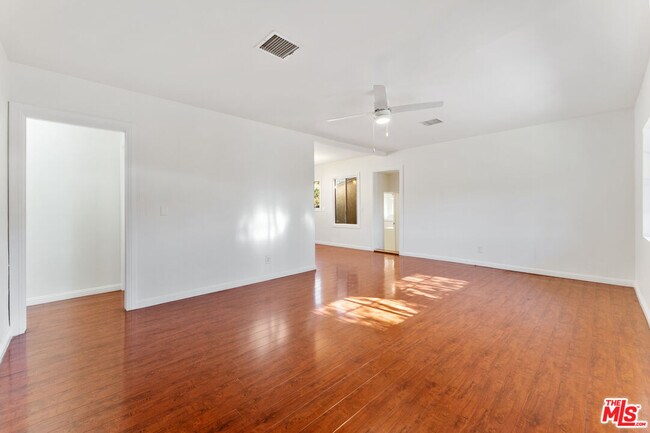 Building Photo - 2723 Ballard St