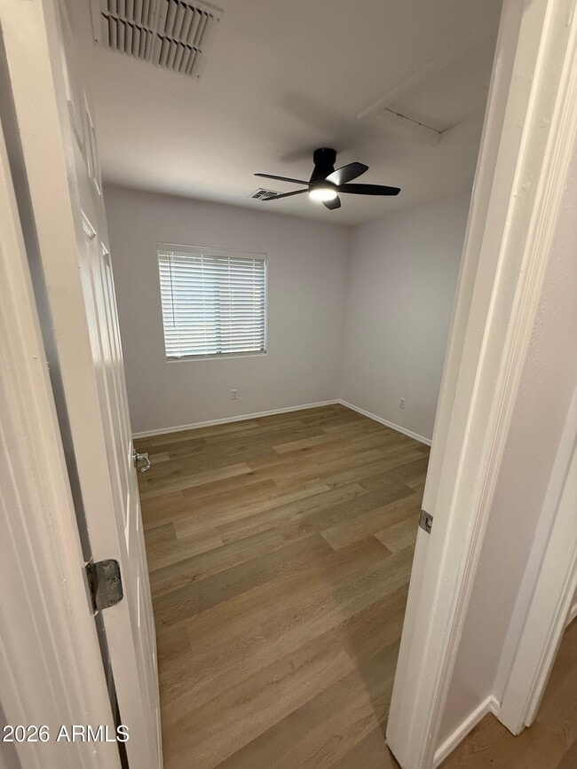 Building Photo - 4752 E Laurel Ave