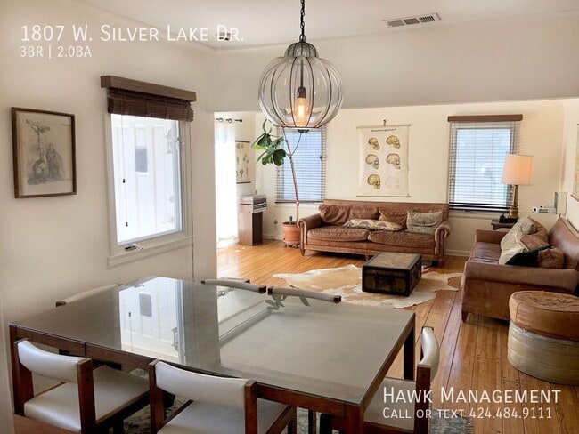 Building Photo - 1807 W Silver Lake Dr