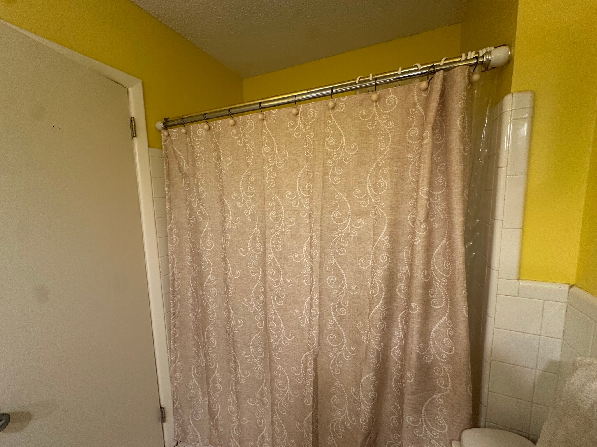 Shower/Tub - 11 Connell Dr