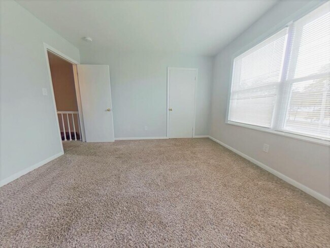 Building Photo - 1311 Blair St A3