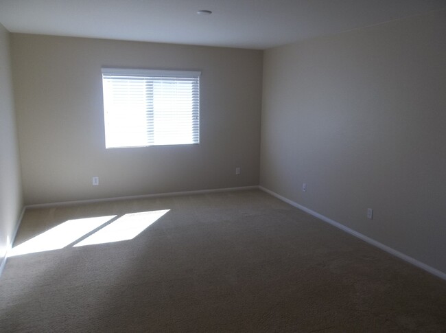 Building Photo - 4 bedroom Menifee home in the Gated Commun...