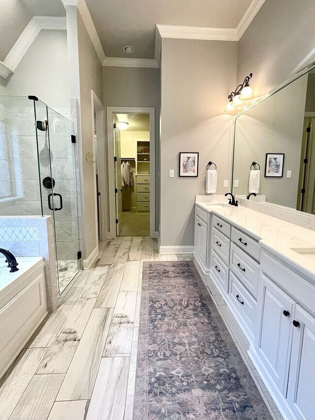 Building Photo - Large and in Charge!! Gated community close to Barksdale Air Force Base.